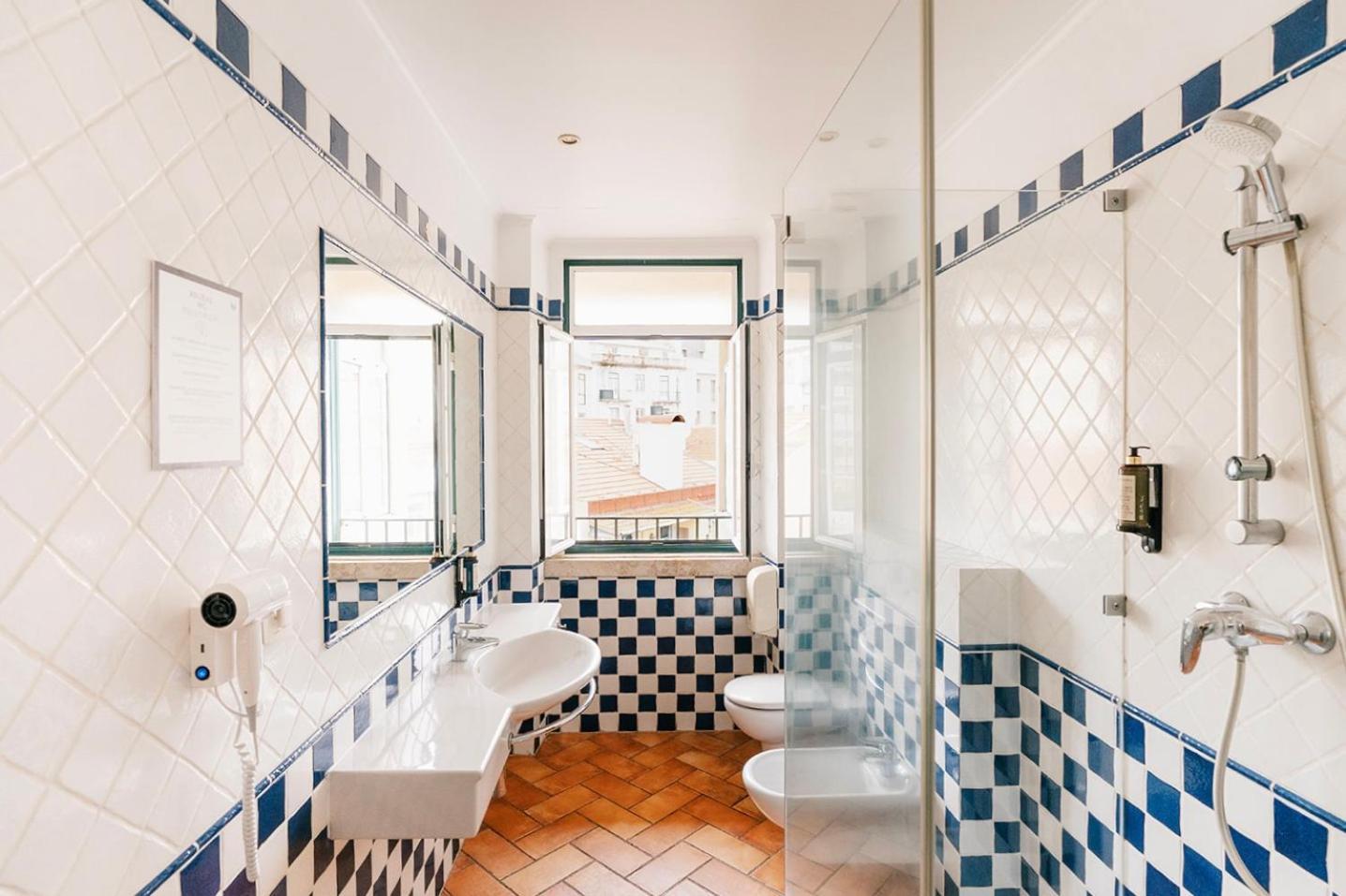Saturdays Hostel Lisbon Bagian luar foto